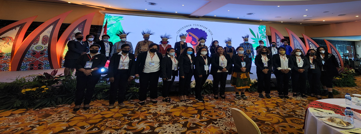 cendekiawan perempuan papua